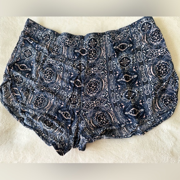 3/$20 - LA Hearts Loose Flowy Boho Shorts - Picture 2 of 3